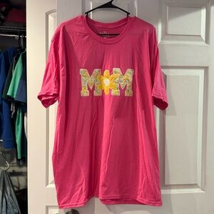 Mom tshirt size XXL new without tags.